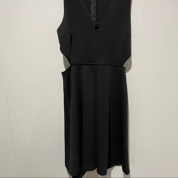 Express Cut-Out Fit And Flare Dress NWOT - Picture 8 of 8